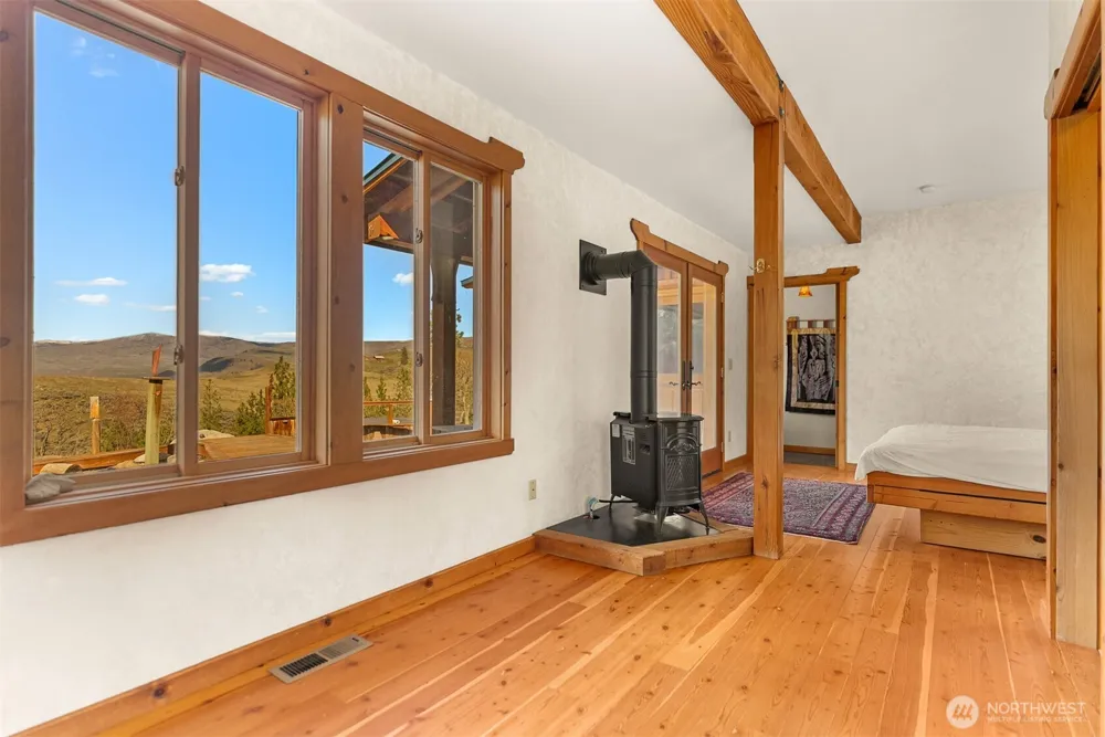 117 Vintin Road Carlton, WA 98814
