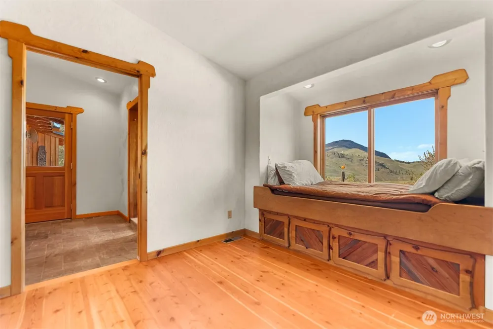 117 Vintin Road Carlton, WA 98814