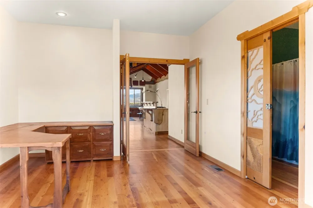 117 Vintin Road Carlton, WA 98814