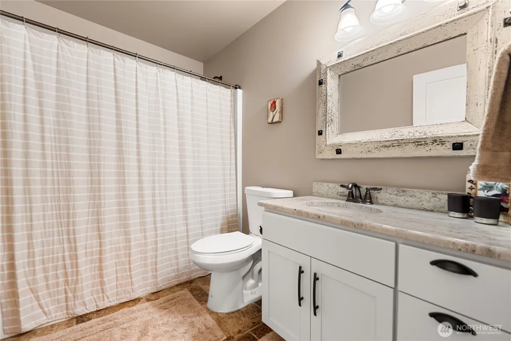 14 Turtle Lane Oroville, WA 98844