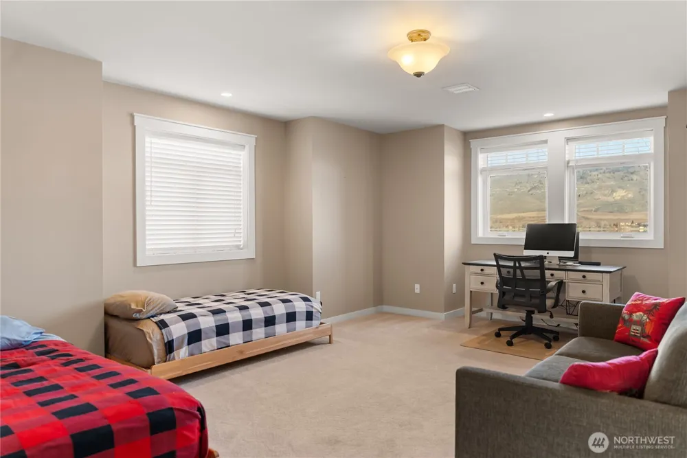 14 Turtle Lane Oroville, WA 98844