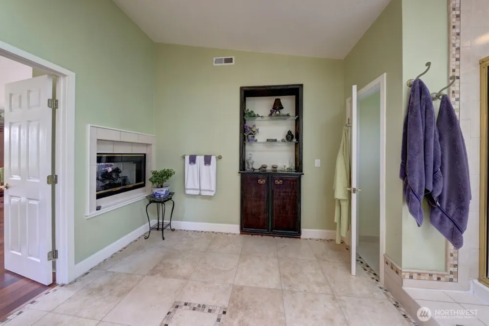 33704 J PLACE Ocean Park, WA 98640