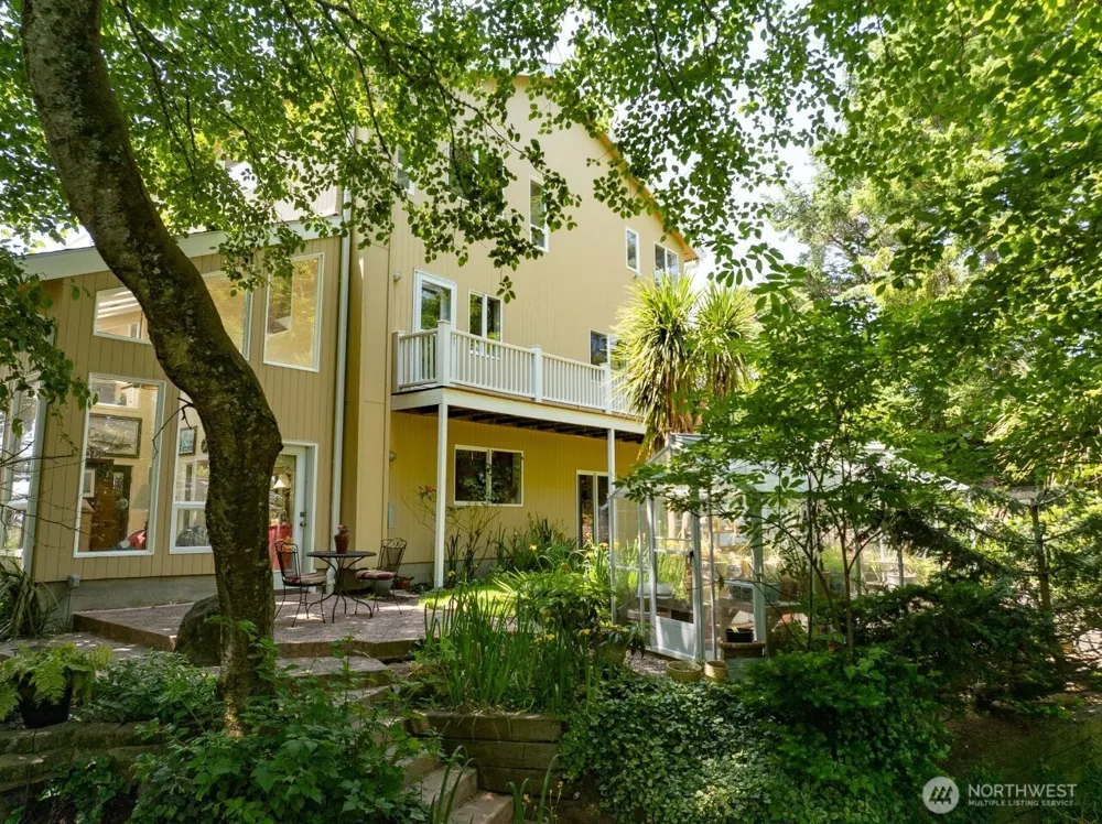 33704 J PLACE Ocean Park, WA 98640