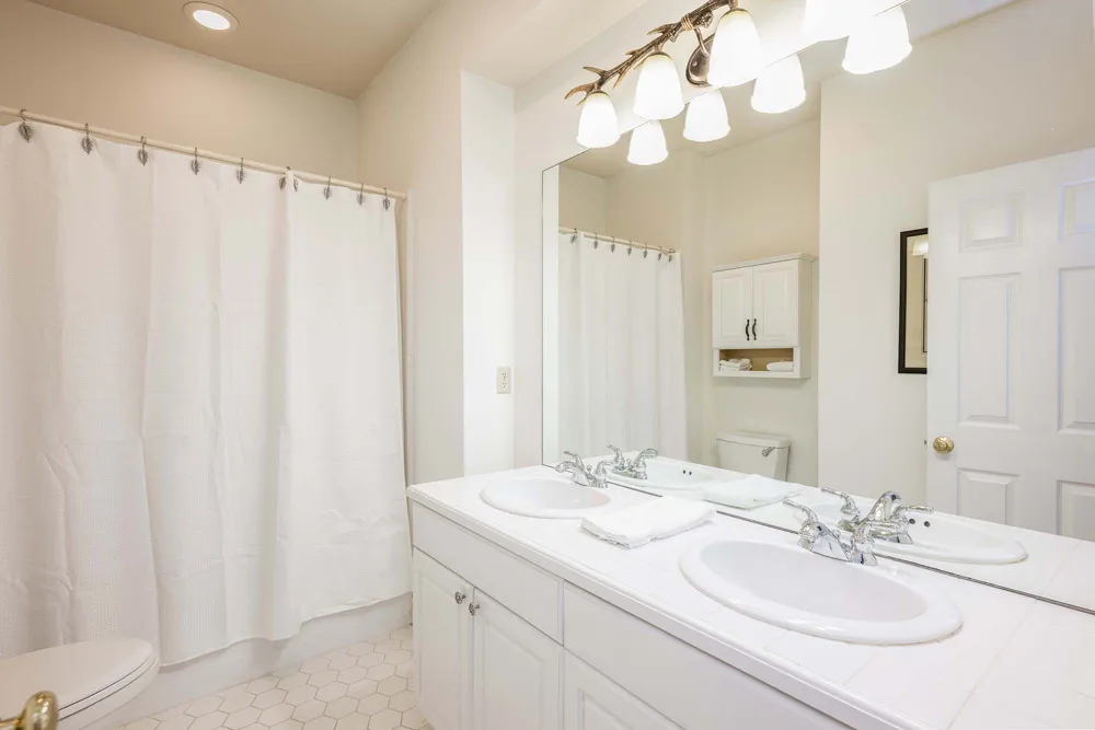 1580 Fairway Drive Lake Toxaway, NC 28747