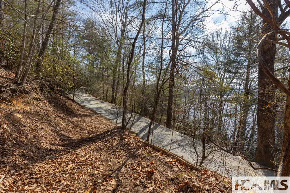 B&C Knob Hill Road Glenville, NC 28736