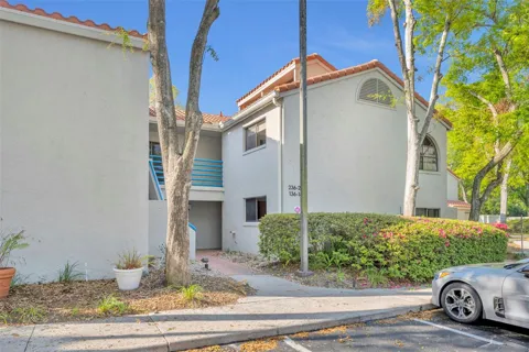 1000 WINDERLEY PLACE #239