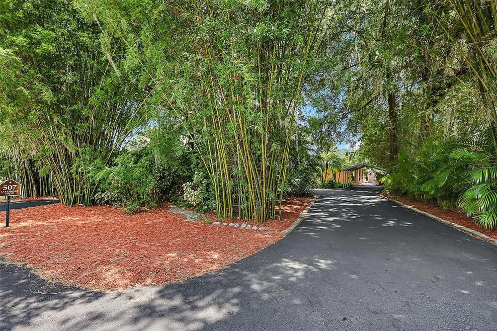507 LAKESHORE DRIVE Eustis, FL 32726