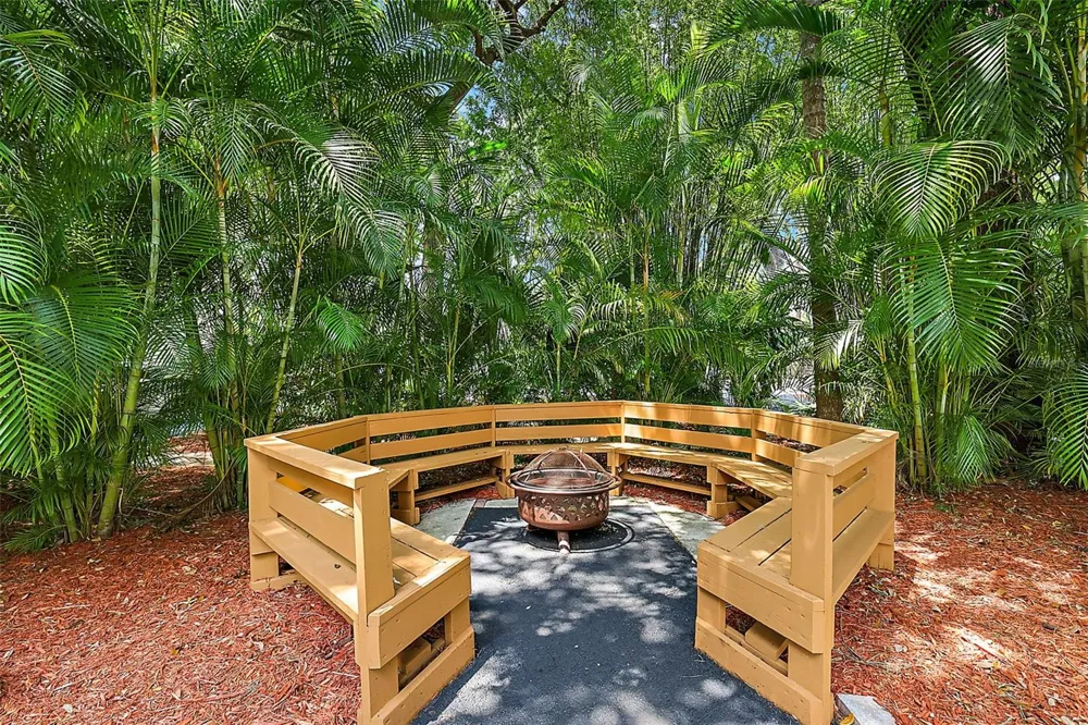 507 LAKESHORE DRIVE Eustis, FL 32726