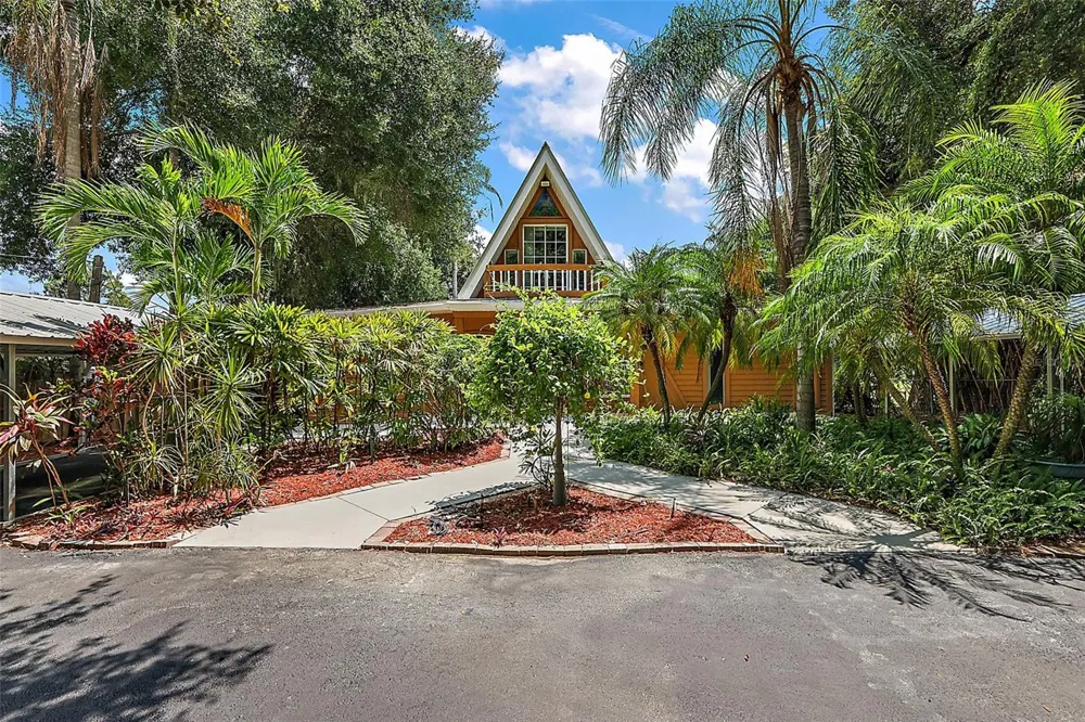 507 LAKESHORE DRIVE Eustis, FL 32726