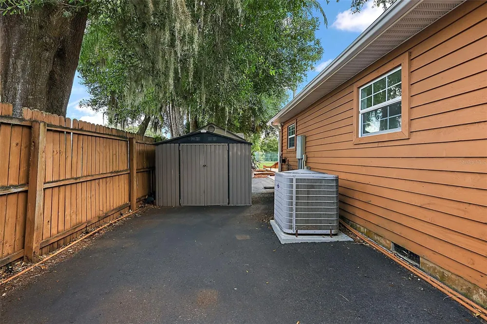 507 LAKESHORE DRIVE Eustis, FL 32726