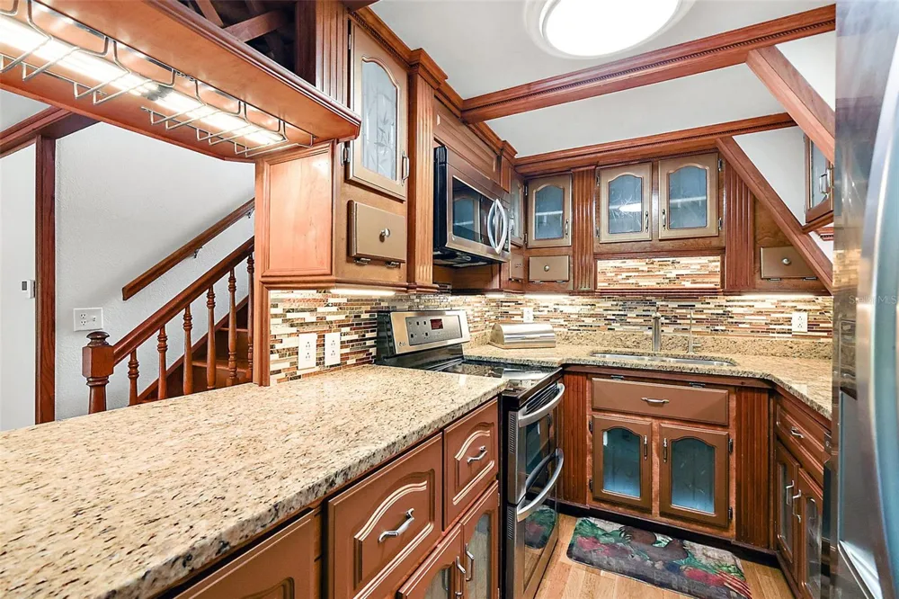 507 LAKESHORE DRIVE Eustis, FL 32726