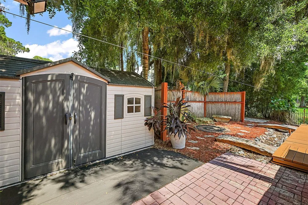 507 LAKESHORE DRIVE Eustis, FL 32726