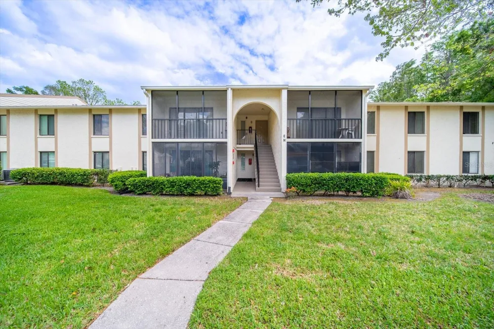1441 PINE GLEN LANE #E2 Tarpon Springs, FL 34688
