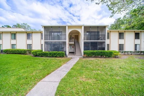 1441 PINE GLEN LANE #E2