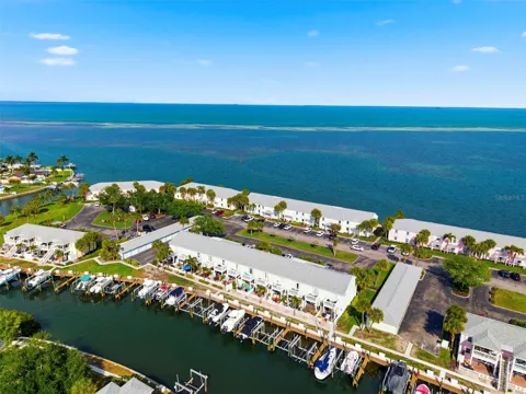 4751 COQUINA KEY DRIVE SE