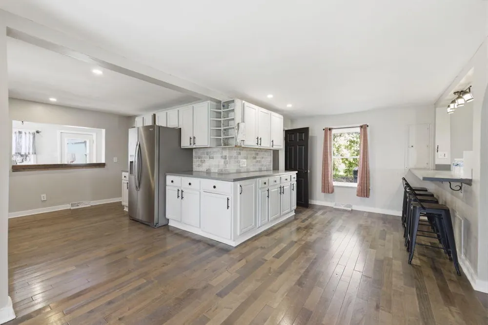 710 S Elm Street Three Oaks Township, MI 49128