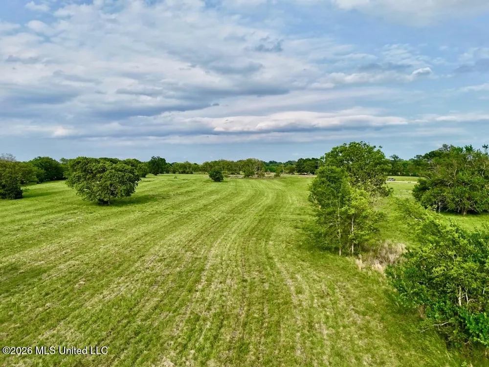 00022 Hwy 22 Flora, MS 39071