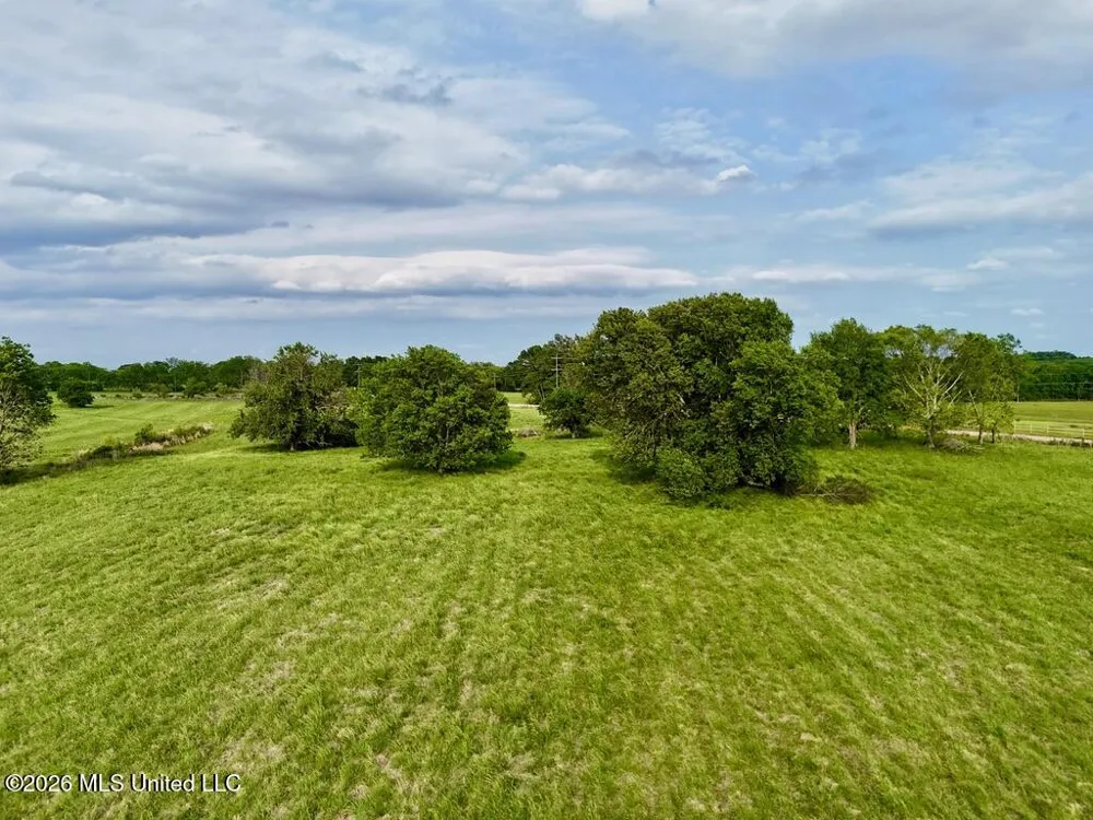 00022 Hwy 22 Flora, MS 39071