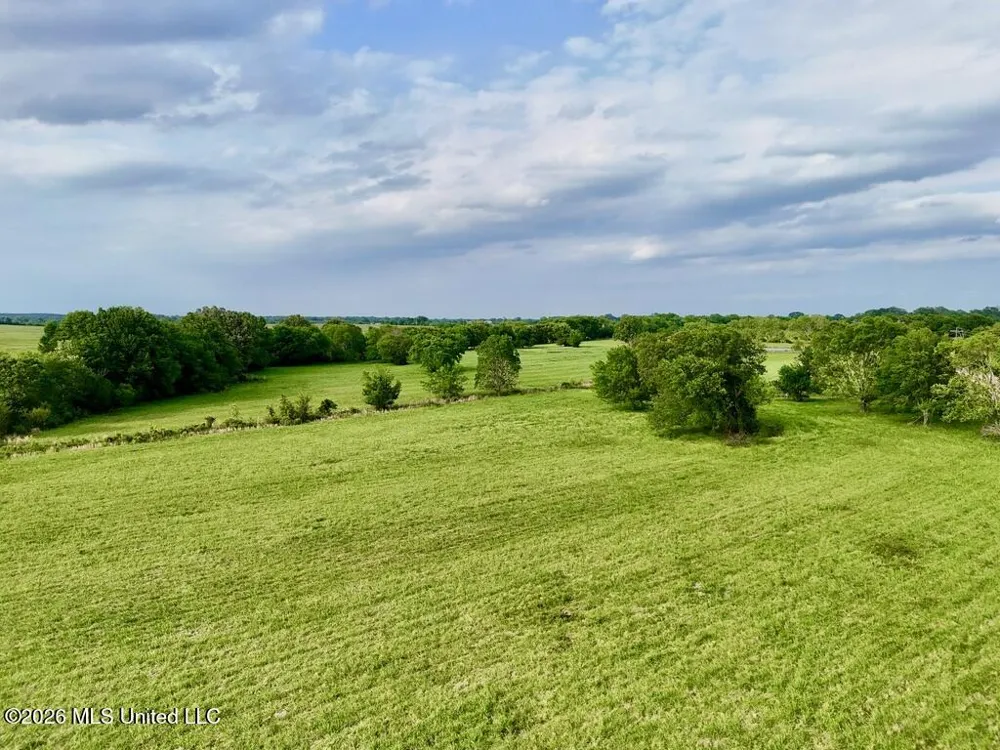 00022 Hwy 22 Flora, MS 39071