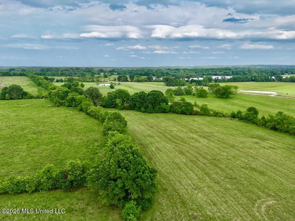 00022 Hwy 22 Flora, MS 39071