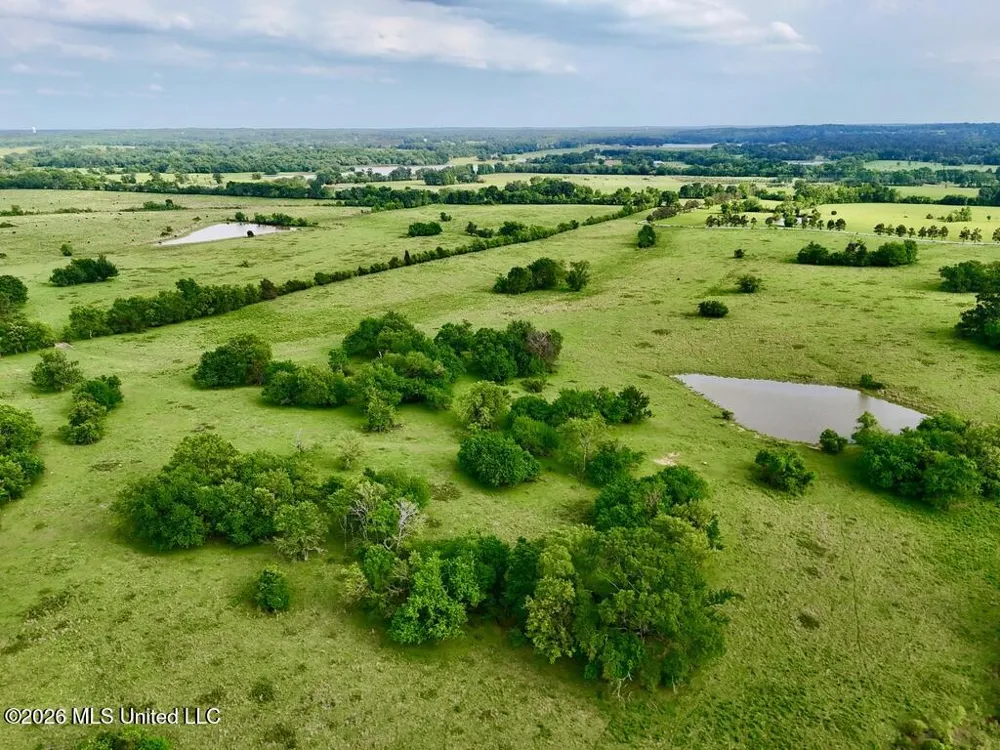 00022 Hwy 22 Flora, MS 39071