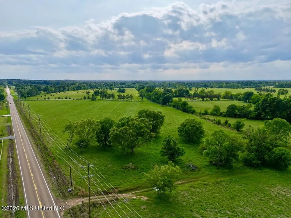 00022 Hwy 22 Flora, MS 39071