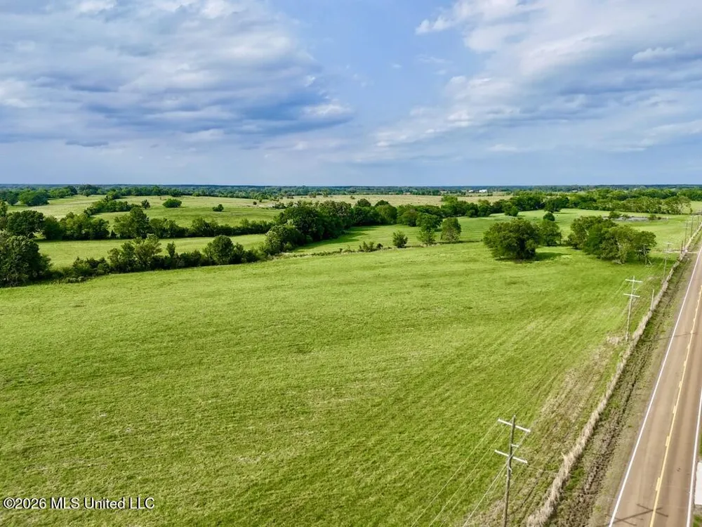 00022 Hwy 22 Flora, MS 39071