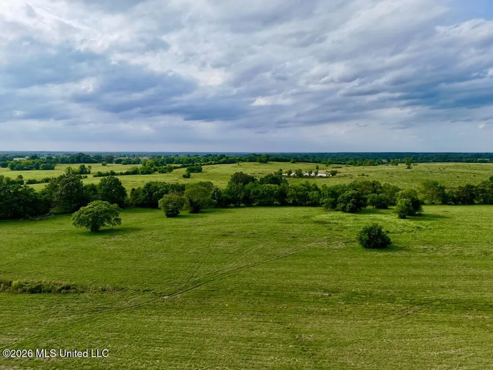 00022 Hwy 22 Flora, MS 39071