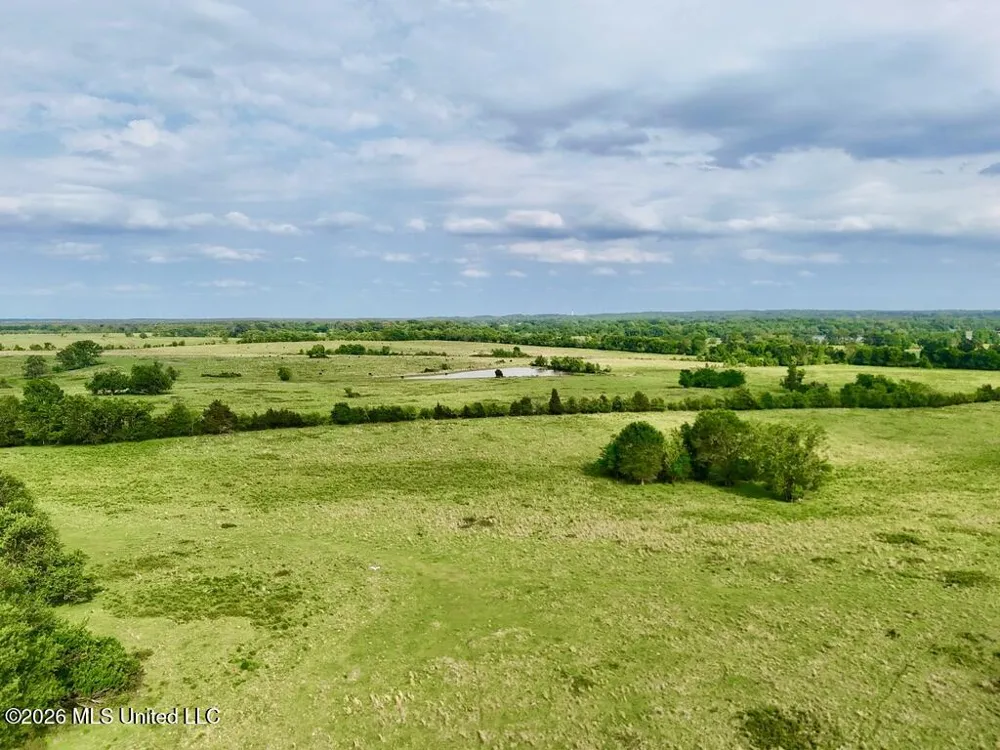 00022 Hwy 22 Flora, MS 39071