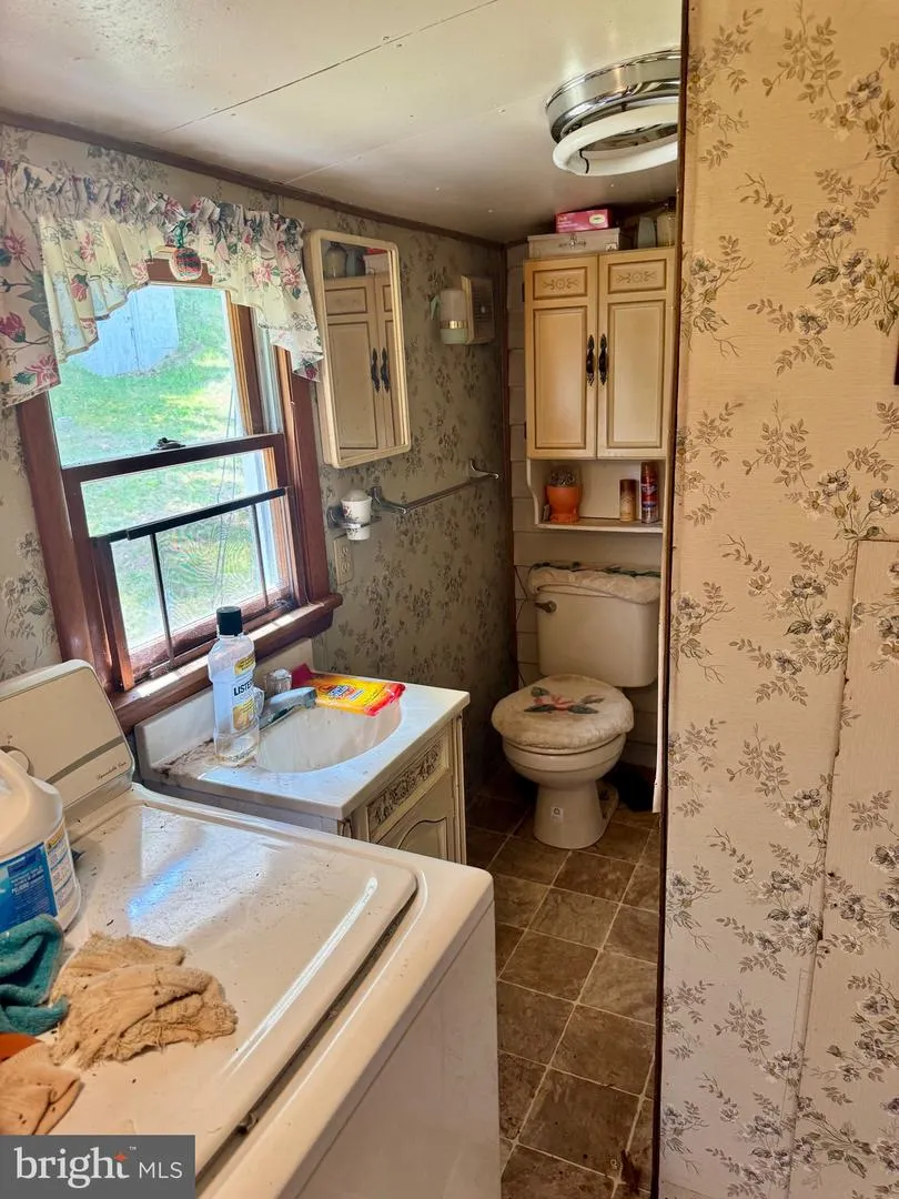 378 INDIAN TRAIL Seneca Rocks, WV 26884