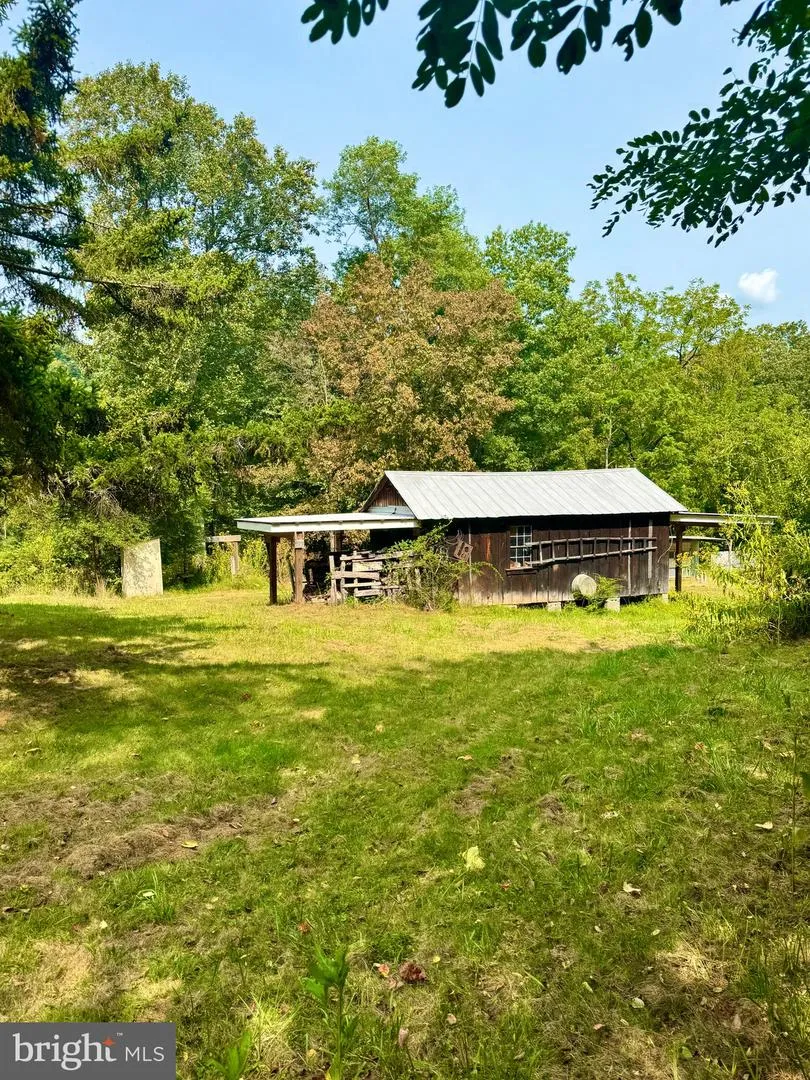 378 INDIAN TRAIL Seneca Rocks, WV 26884