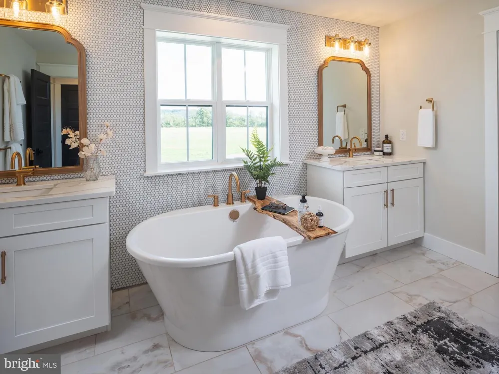 6142 SNOWDENS RUN DRIVE #COVINGTON Eldersburg, MD 21784