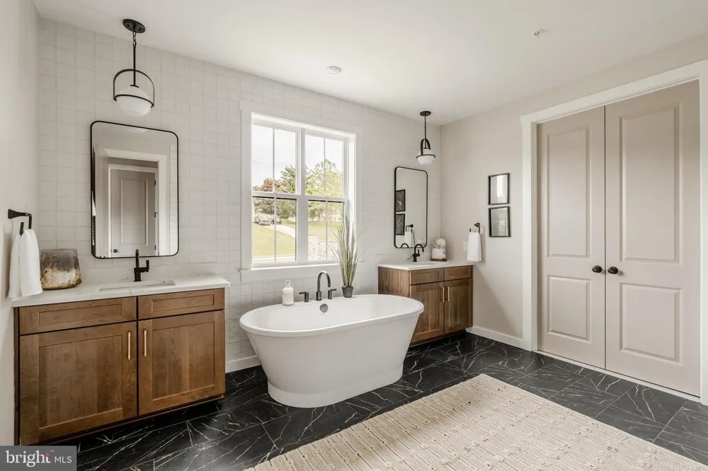 6142 SNOWDENS RUN DRIVE #COVINGTON Eldersburg, MD 21784