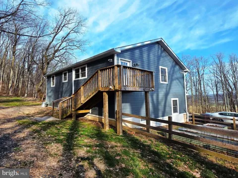 3911 DOGWOOD LANE #UPPER