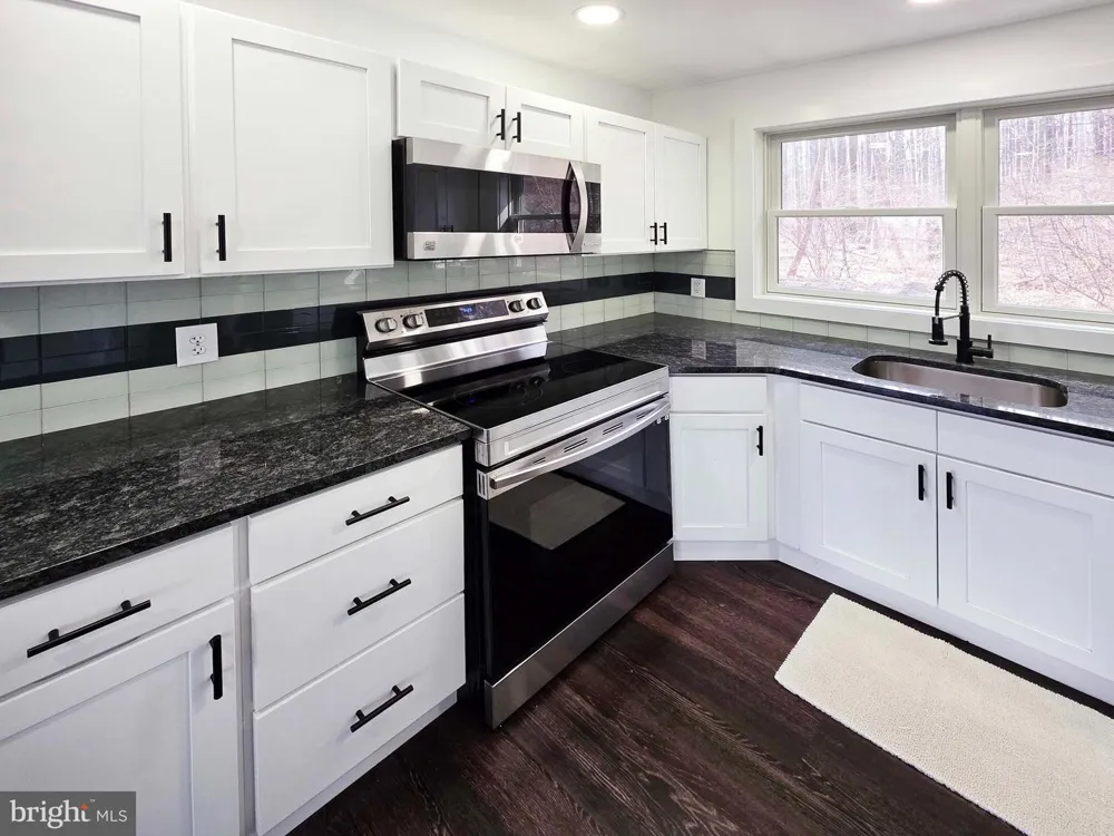 3911 DOGWOOD LANE #UPPER Riegelsville, PA 18077