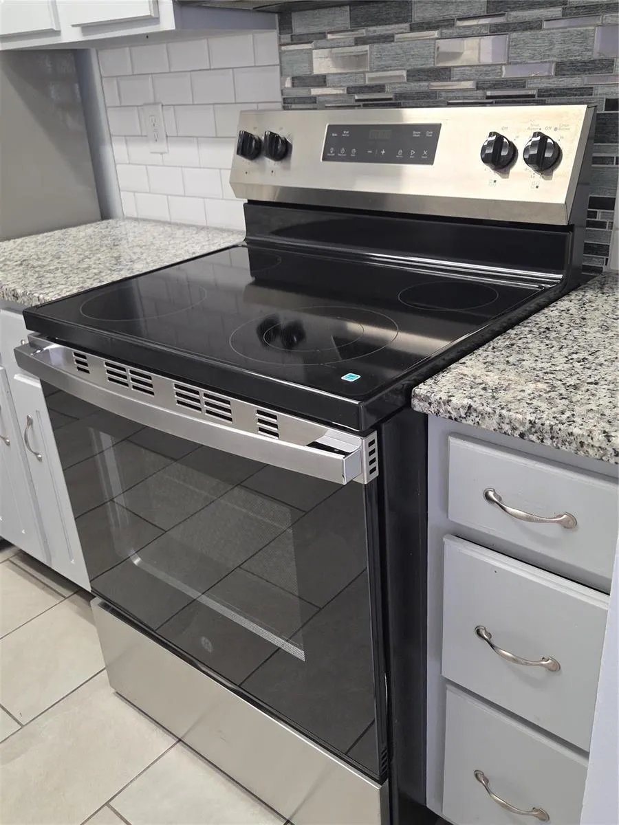 807 MCLAIN COURT Tavares, FL 32778