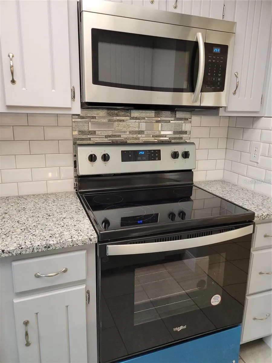 807 MCLAIN COURT Tavares, FL 32778