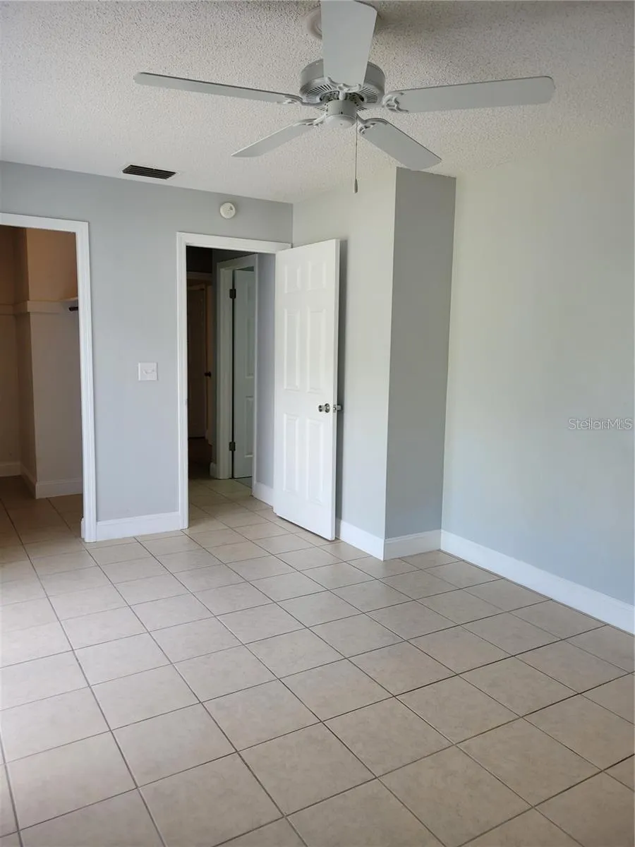 807 MCLAIN COURT Tavares, FL 32778
