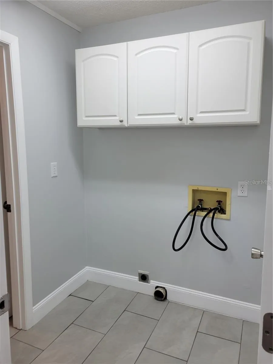 807 MCLAIN COURT Tavares, FL 32778