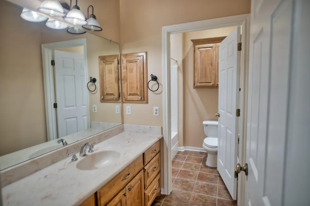 309 Williamsburg Clute, TX 77531