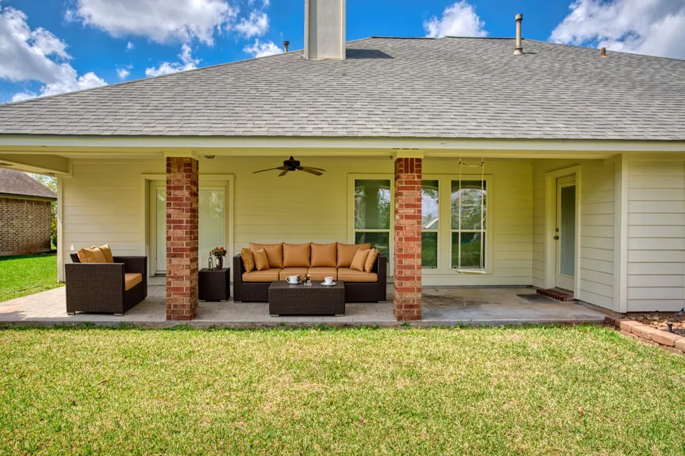309 Williamsburg Clute, TX 77531