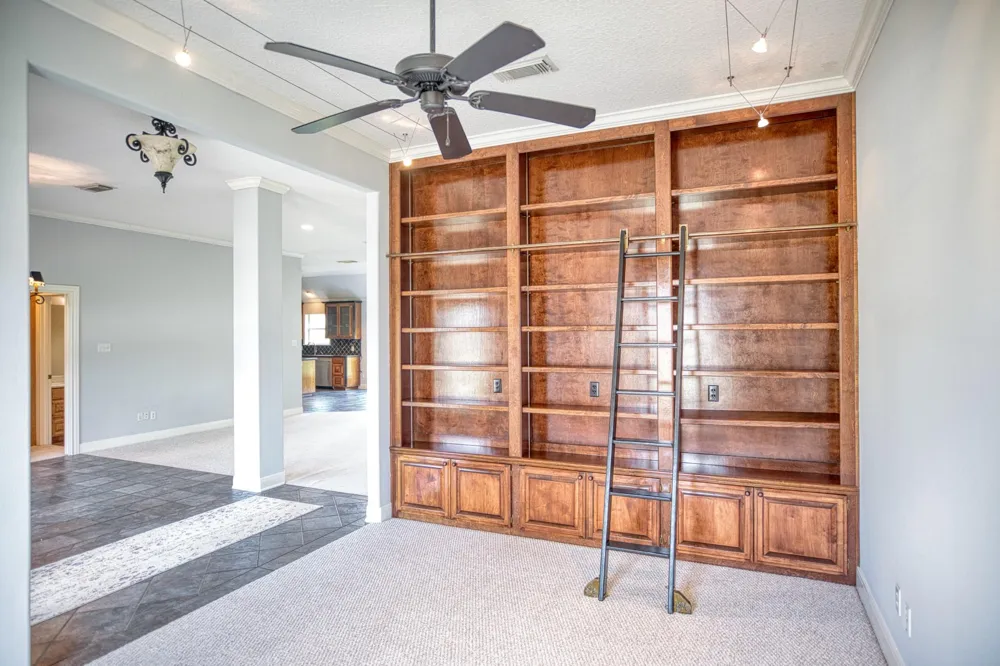 309 Williamsburg Clute, TX 77531