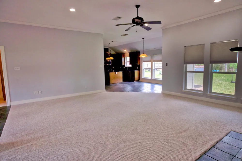 309 Williamsburg Clute, TX 77531