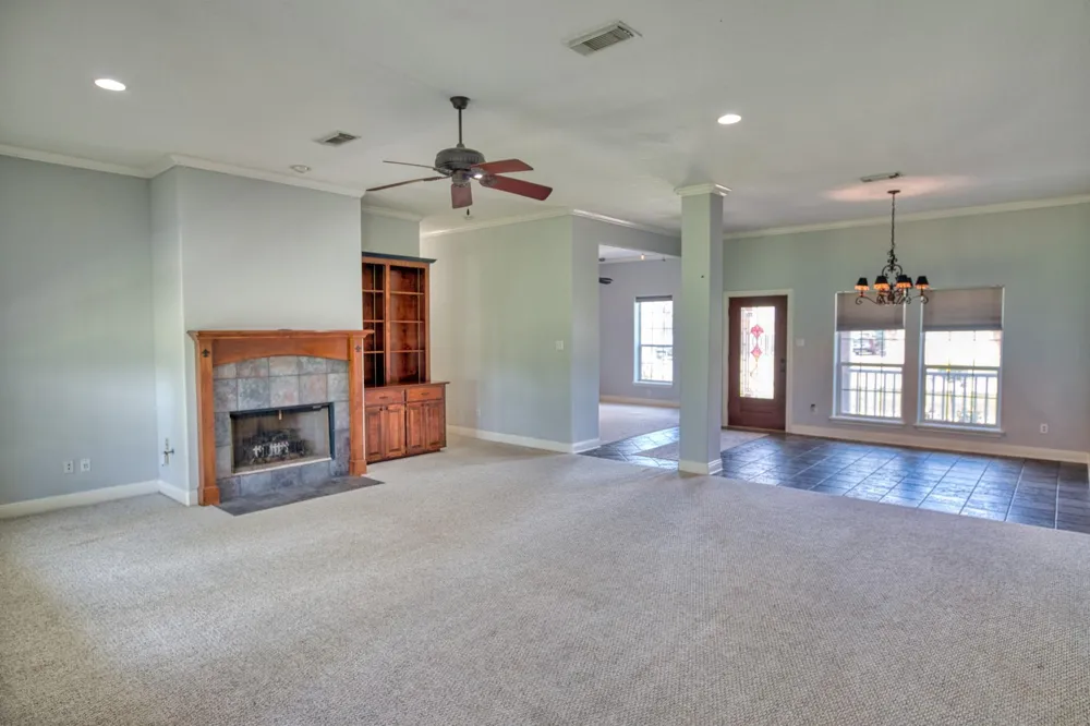 309 Williamsburg Clute, TX 77531