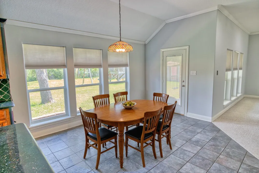 309 Williamsburg Clute, TX 77531