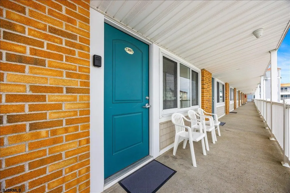 406 E Monterey Ave Wildwood Crest, NJ 08260