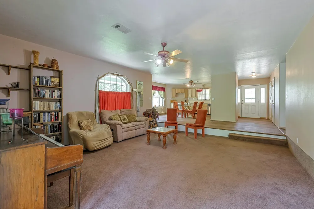 8 Vick Road New Waverly, TX 77358