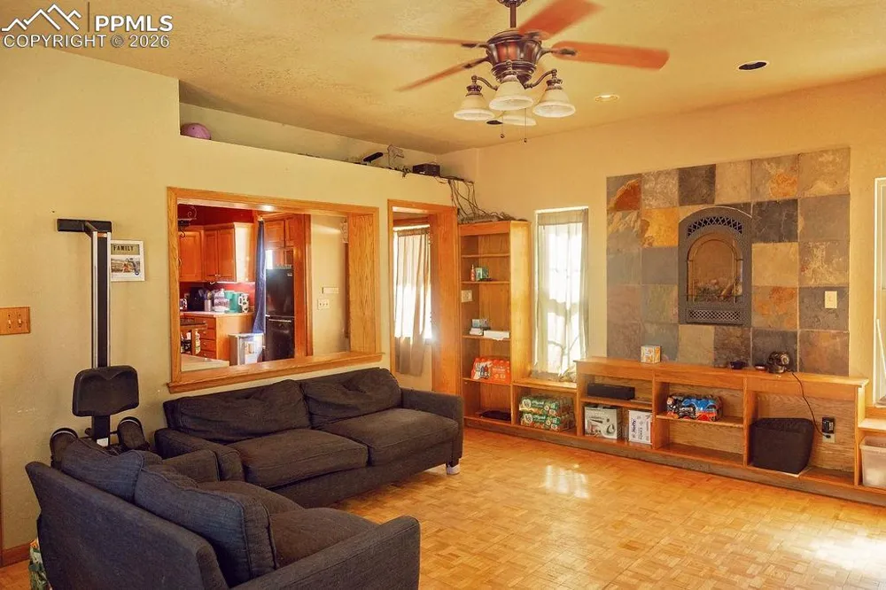 1037 Berkley Avenue Pueblo, CO 81004