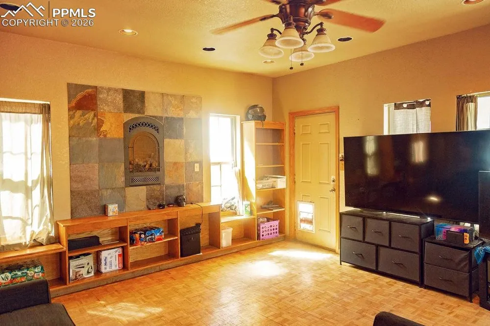 1037 Berkley Avenue Pueblo, CO 81004