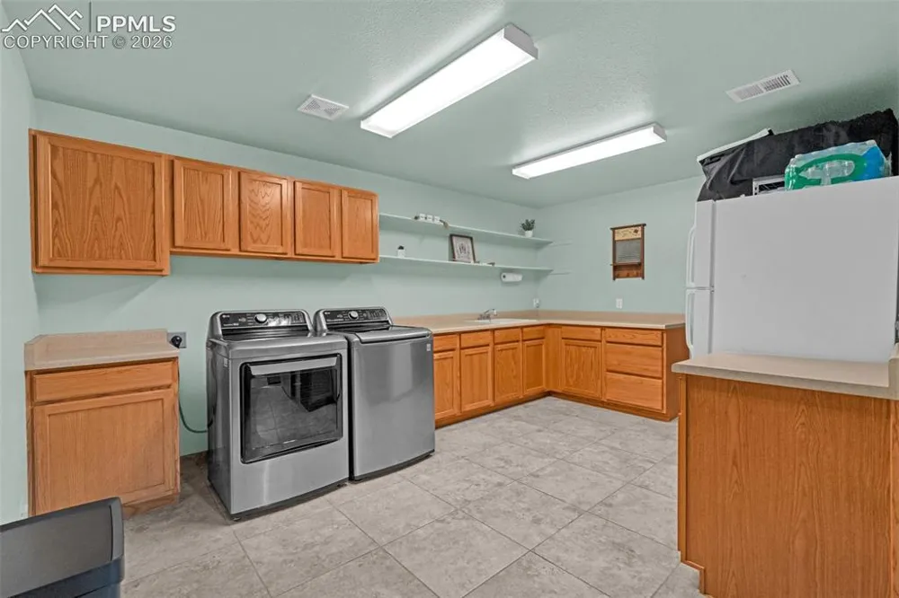 4745 Cheyenne Drive Larkspur, CO 80118